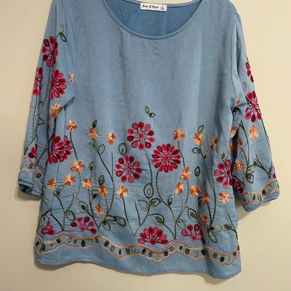 Floral Embroidered Blue Blouse ~ Size‎ Small  Ana & Rose